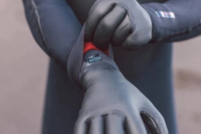 WHAT THICKNESS WETSUIT DO I NEED AT WHICH WATER TEMPERATURE? - Worthing Watersports