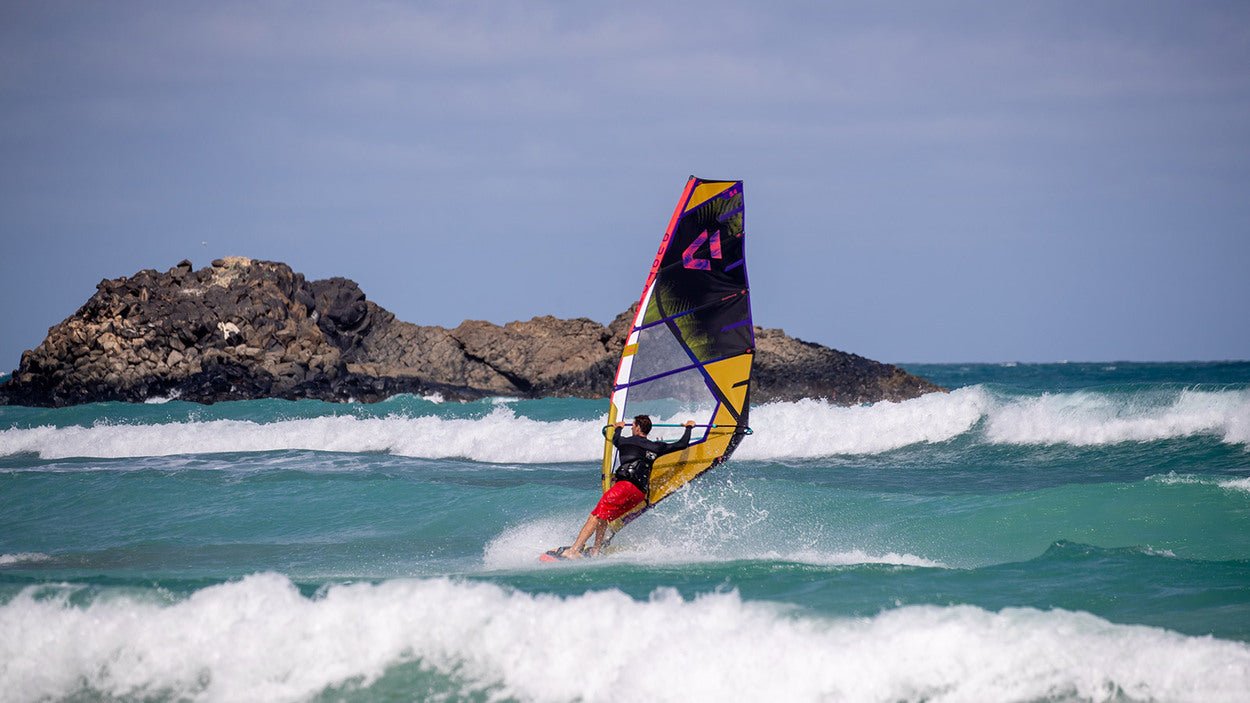 Duotone Duke - 5 Battery Wave and Cross Over Windsurfing Sail