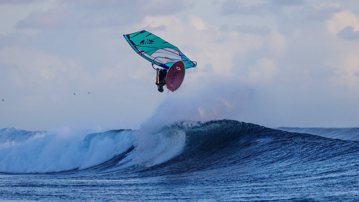 Duotone Super_Hero 2025