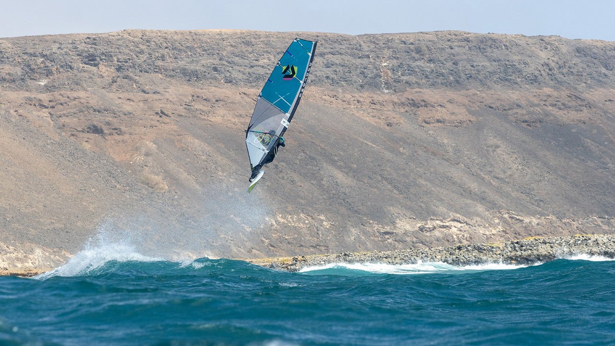 Duotone Super_Hero D/LAB - Windsurfing Wave Sail