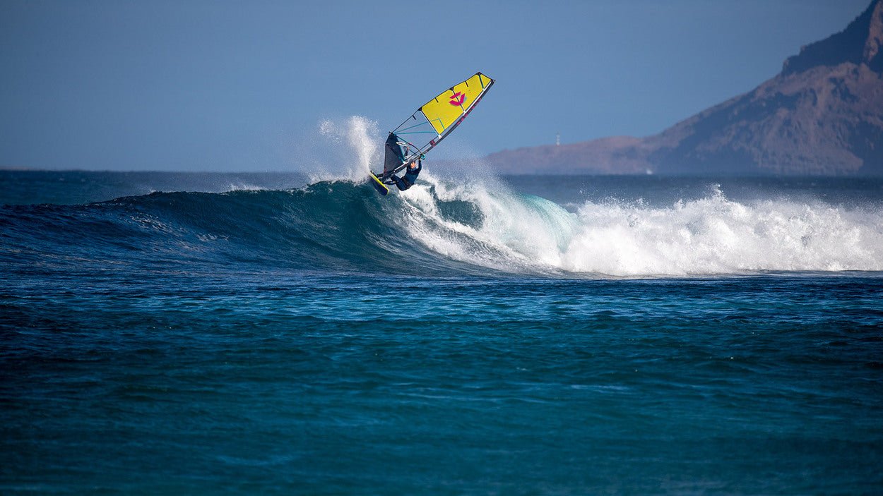 Duotone Super_Hero SLS - Windsurfing Wave Sail