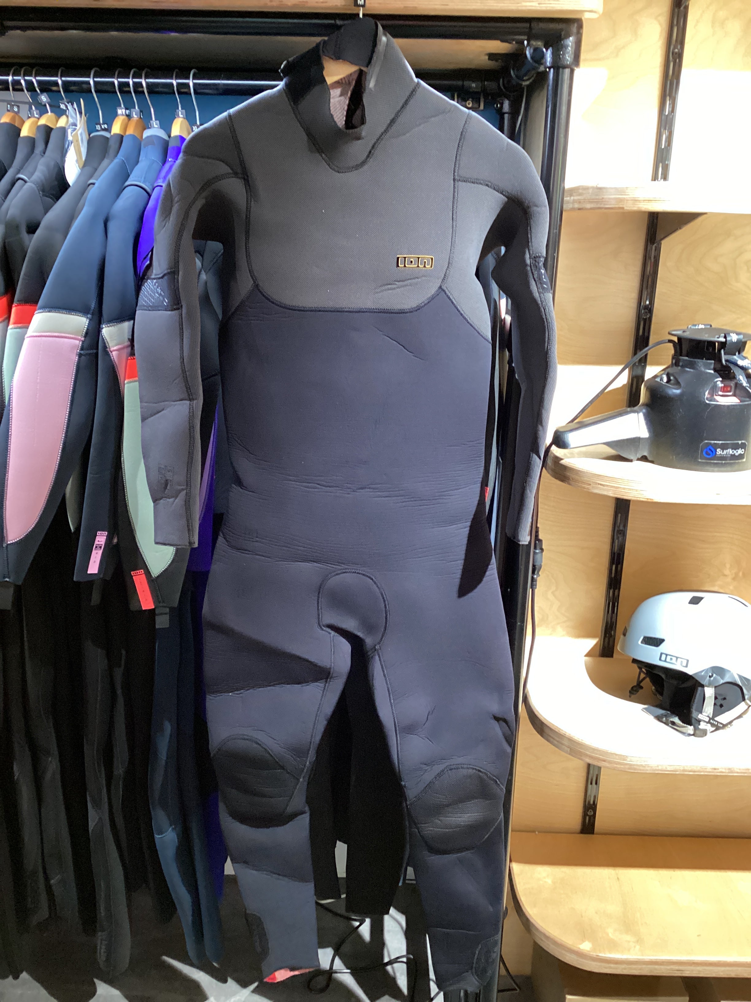 Used ION Men Wetsuit Seek Amp 6/5 Back Zip 2024