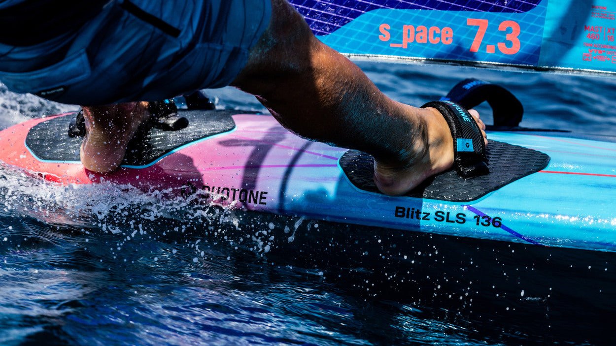 Duotone Blitz SLS (SB, incl. fin) – Performance Freeride / Freerace Windsurf Board - Worthing Watersports - 9010583291376 - Boards - Duotone Windsurfing