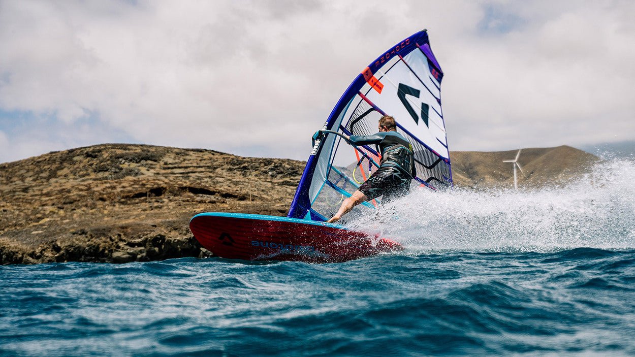 Duotone Blitz SLS (SB, incl. fin) – Performance Freeride / Freerace Windsurf Board - Worthing Watersports - 9010583291376 - Boards - Duotone Windsurfing