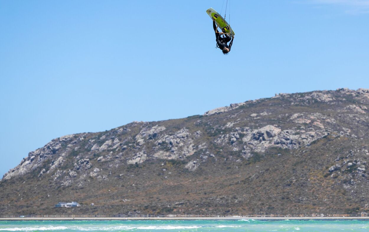 Duotone Gonzales 2026 - Entry - Level Freeride Twintip - Worthing Watersports - 9010583300887 - Twintips - Duotone Kiteboarding