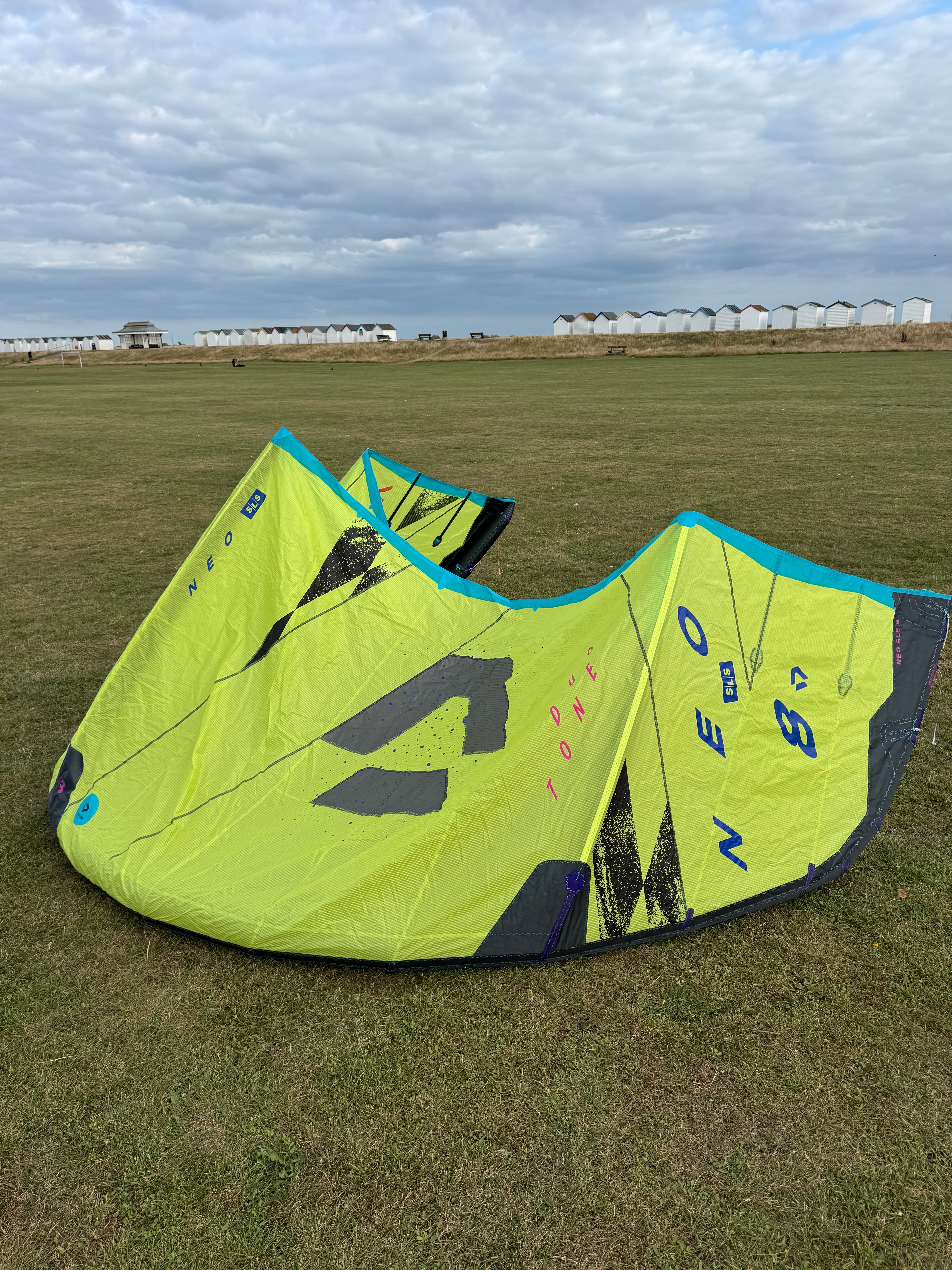 Used Duotone Kite Neo SLS 8m 2025 - Worthing Watersports - Kites - Duotone Kiteboarding