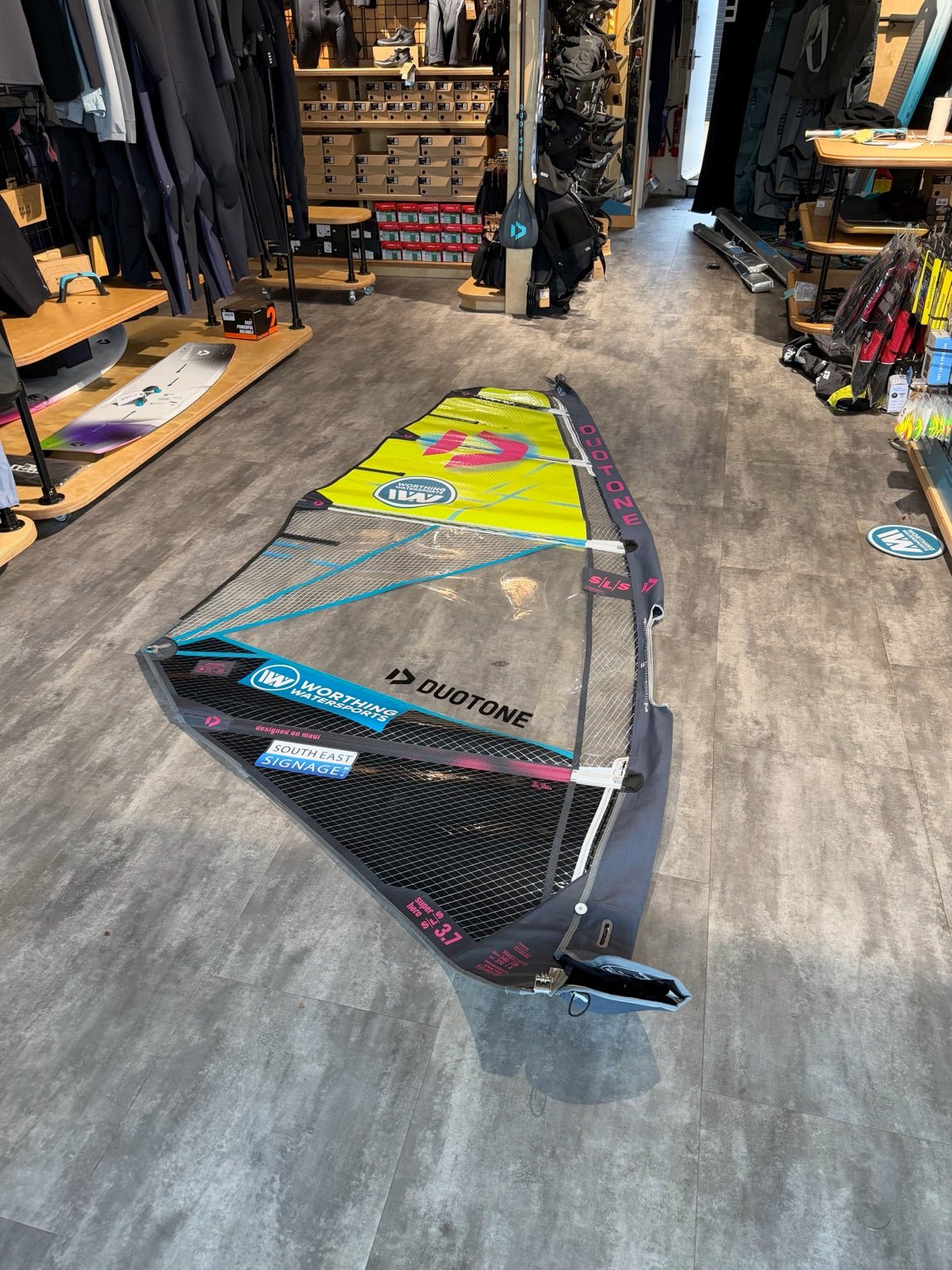 Used Duotone Super Hero SLS 2026 – 3.7m Windsurfing Wave Sail - Worthing Watersports - U-SUPER-HERO-SLS-3.7-534143 - Sails - Duotone Windsurfing