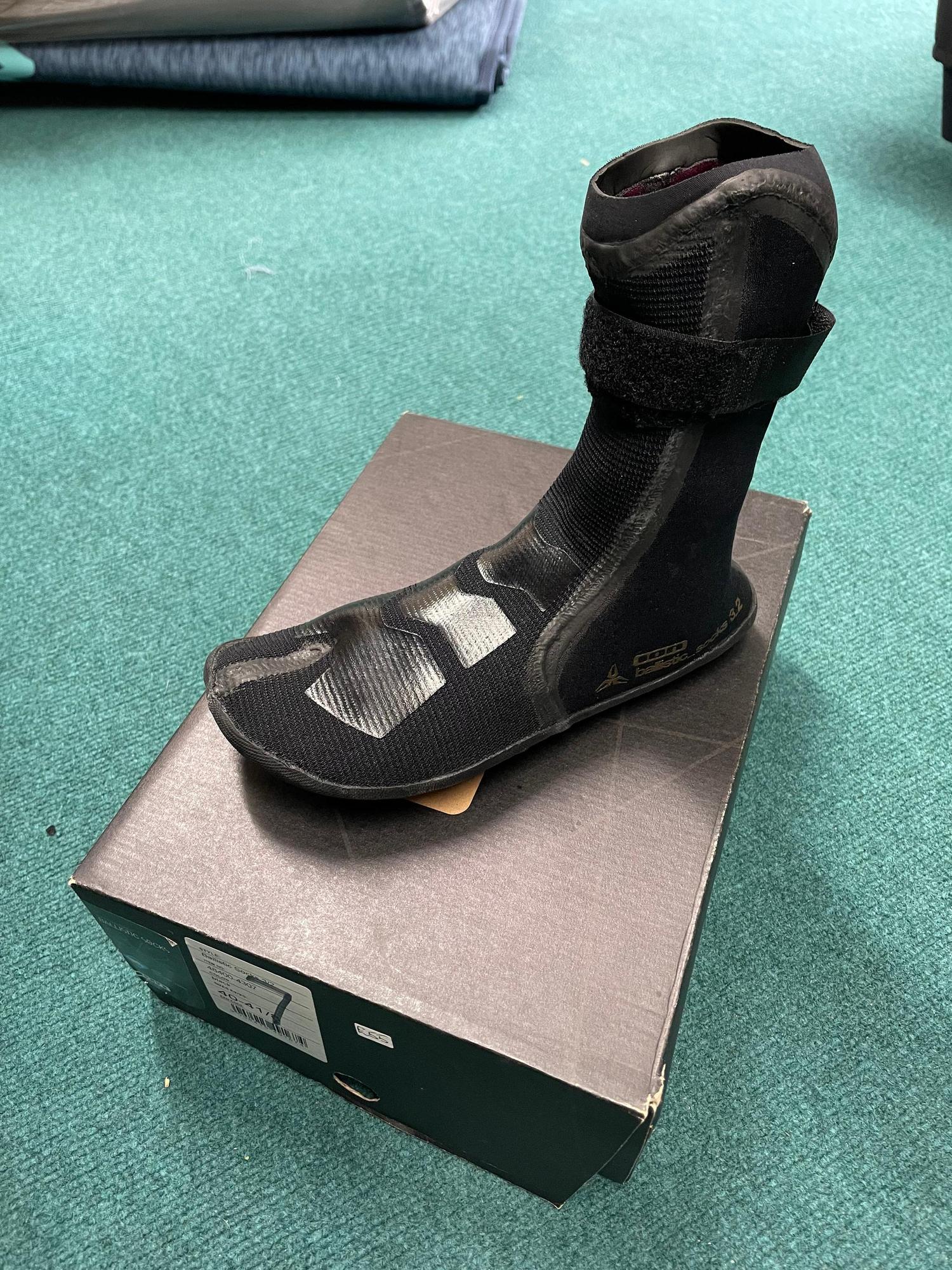 ION Ballistic Socks 3/2 Internal Split Pre 2020