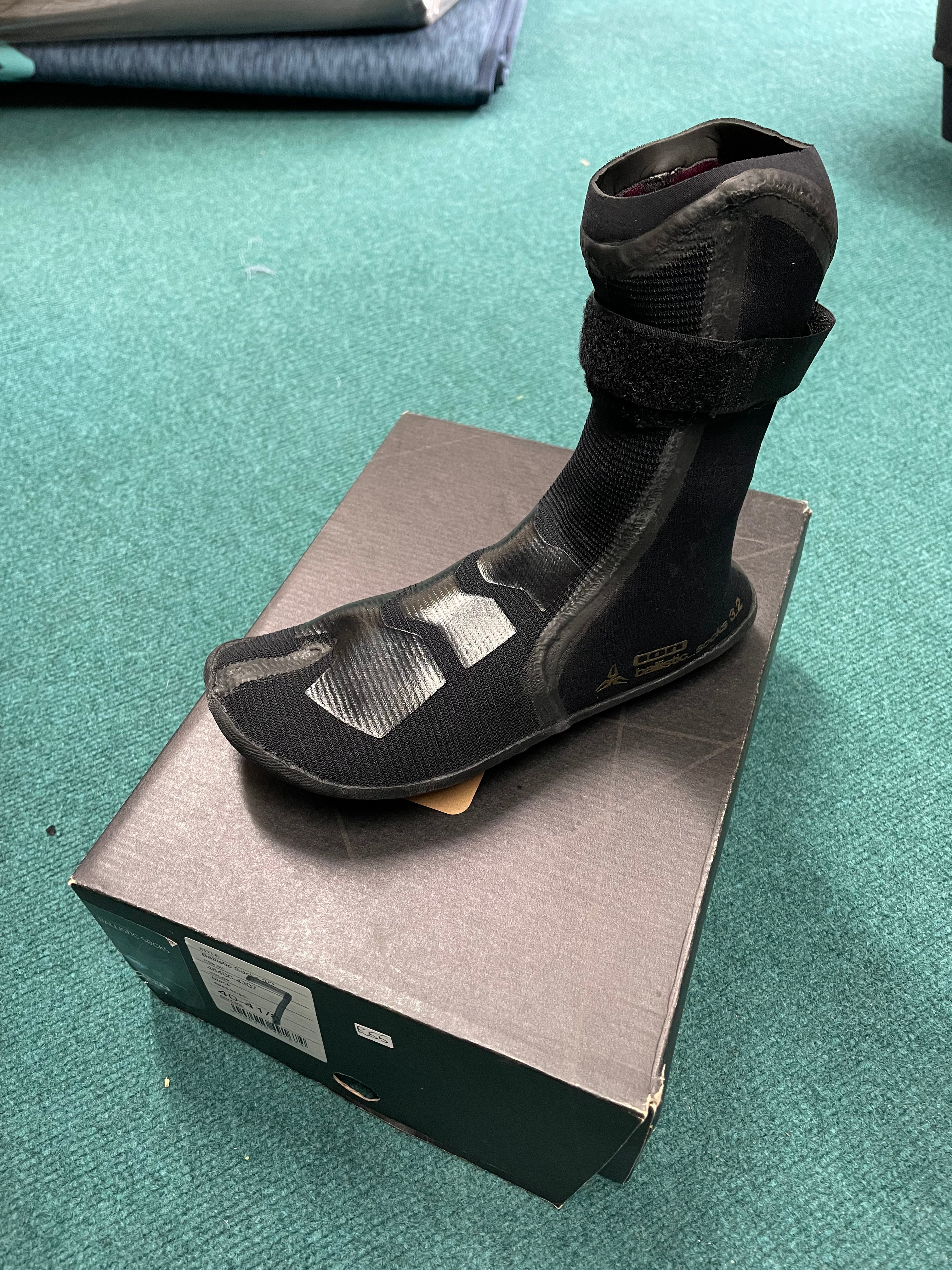 ION Ballistic Socks 3/2 Internal Split Pre 2020