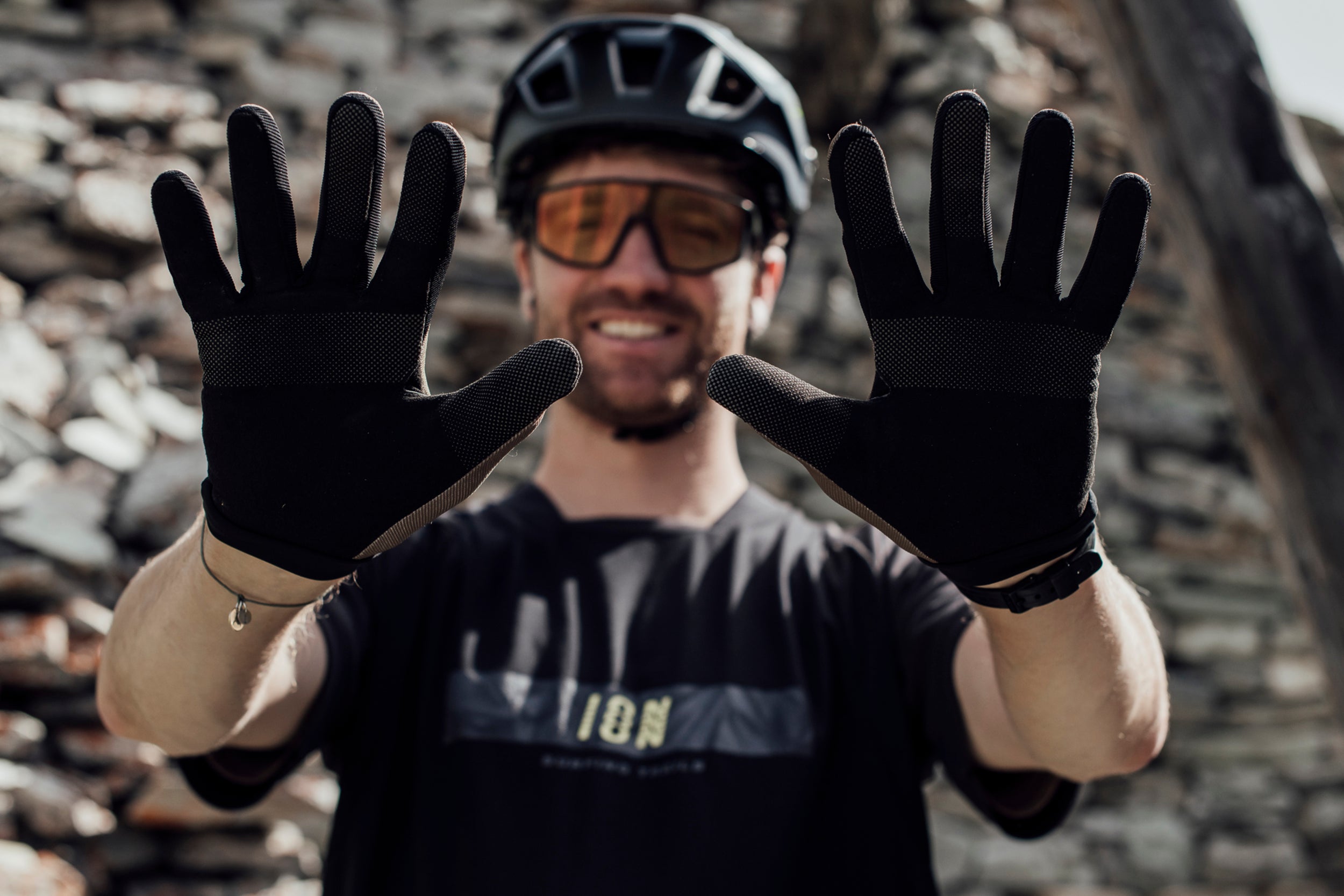 ION Bike Gloves – Full-Finger MTB Gloves for Summer & Winter