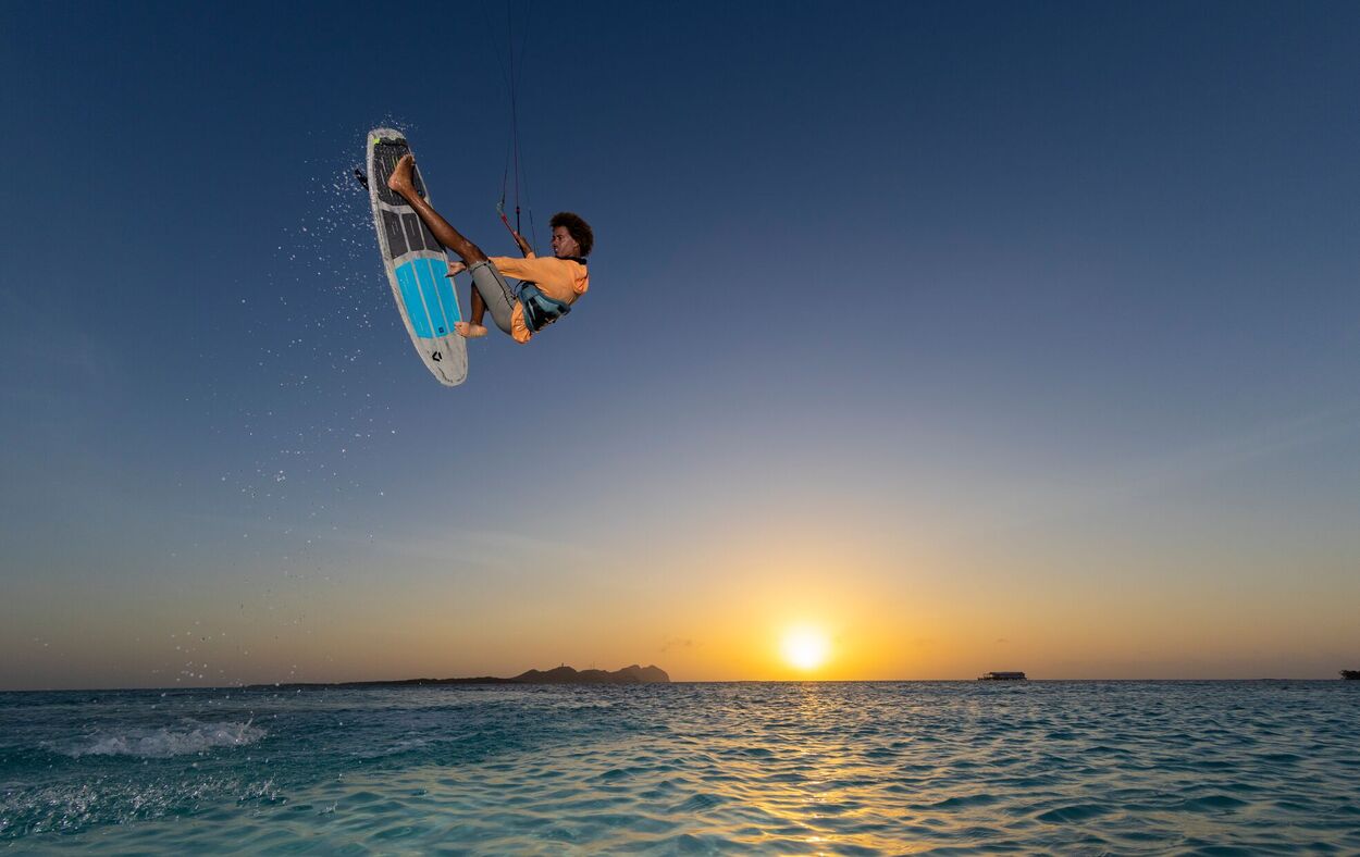 Duotone Provoke 2027 - Strapless Freestyle Surfboard