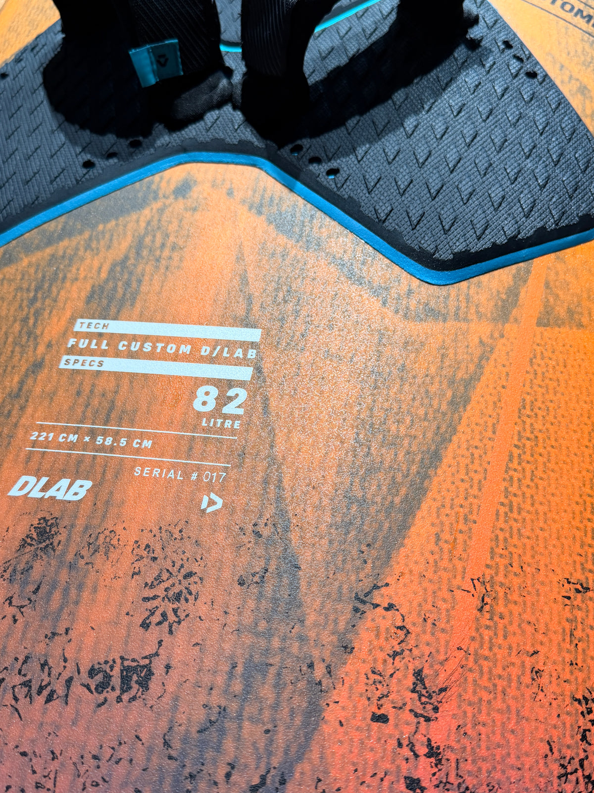 Used Duotone Ultra Grip (Quad) D/LAB 82l
