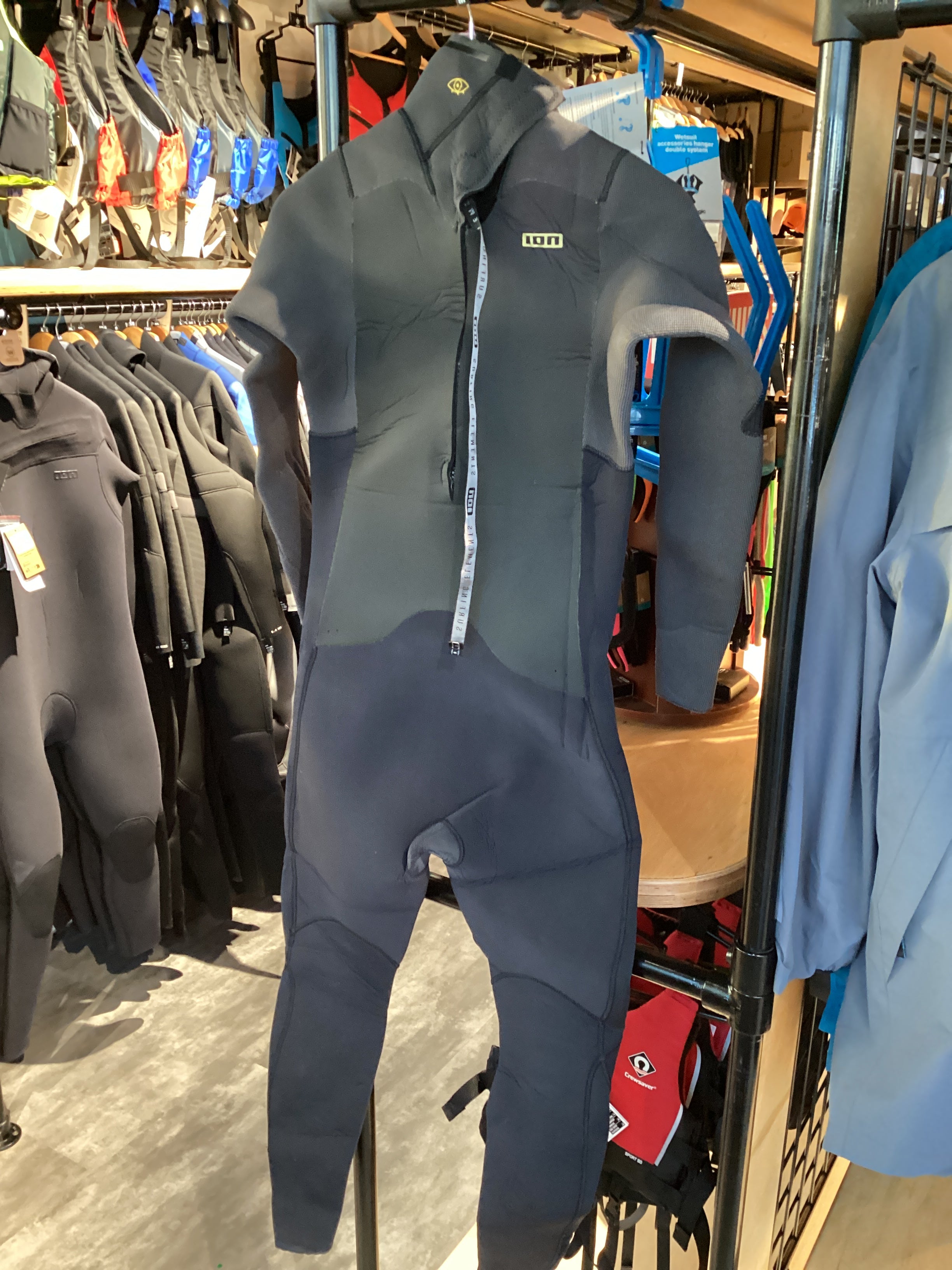 Used ION Men Wetsuit Seek Amp 6/5 Back Zip 2024