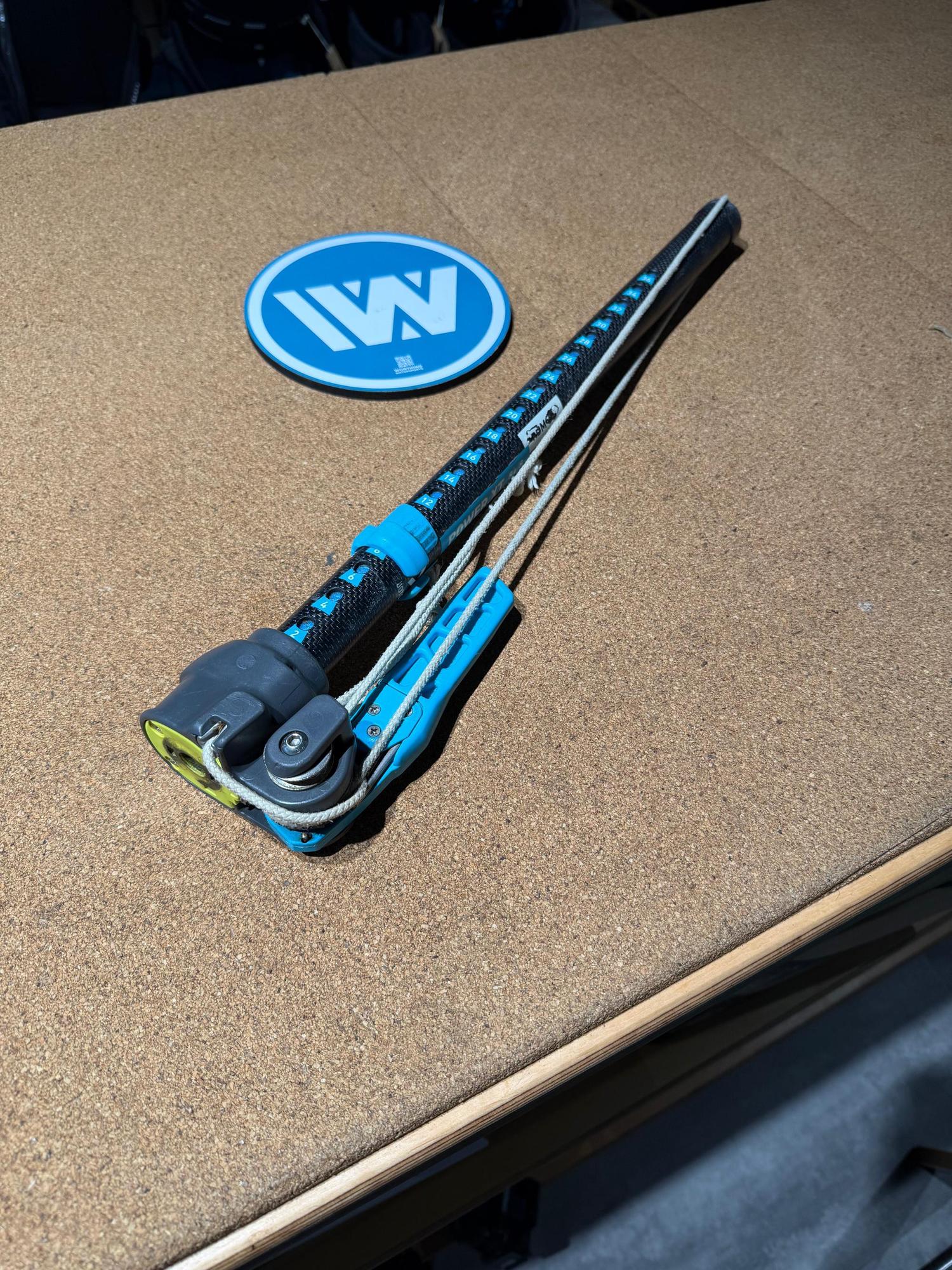 Duotone Power.XT 2.0 SLS carbon RDM windsurfing extension with integrated blue ratchet system and downhaul rope.
