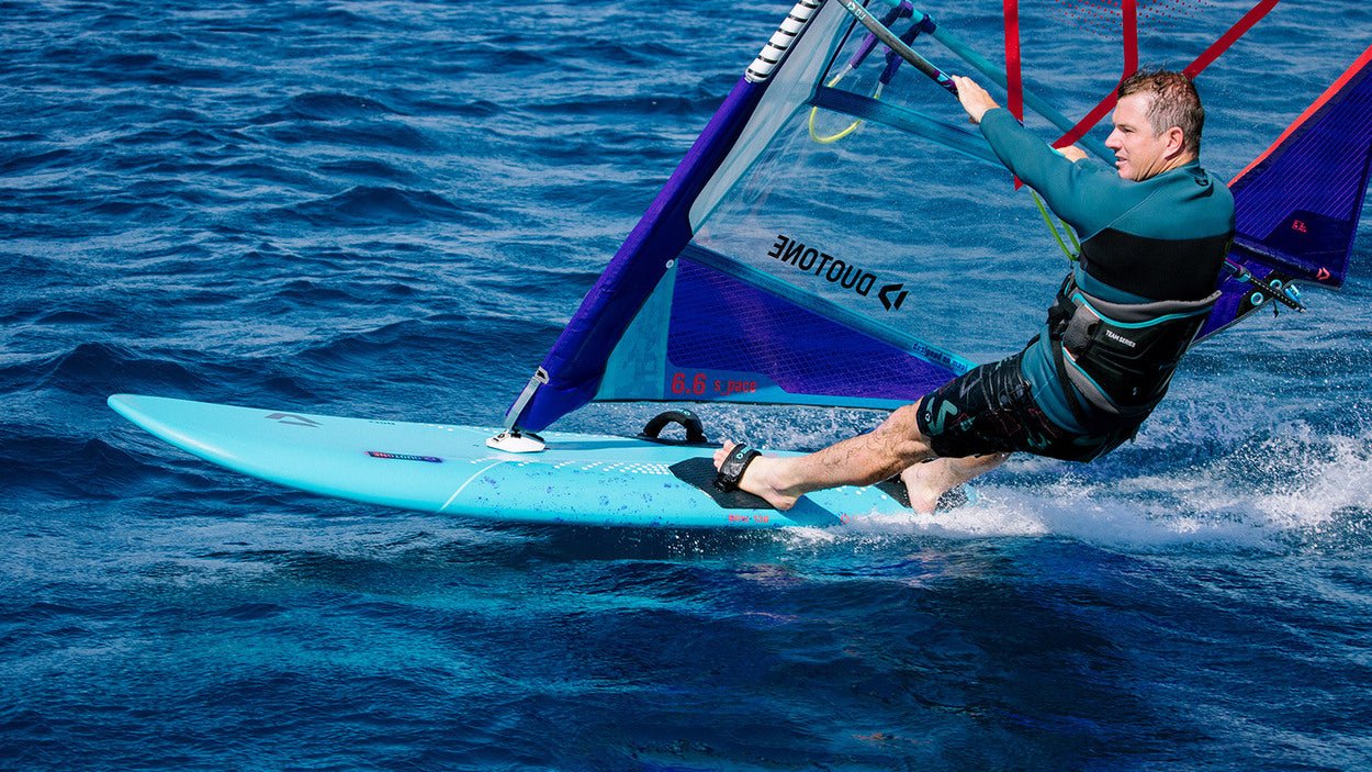 Duotone Blitz (SB, incl. fin) – Performance Freeride / Freerace Windsurf Board - Worthing Watersports - 9010583291444 - Boards - Duotone Windsurfing
