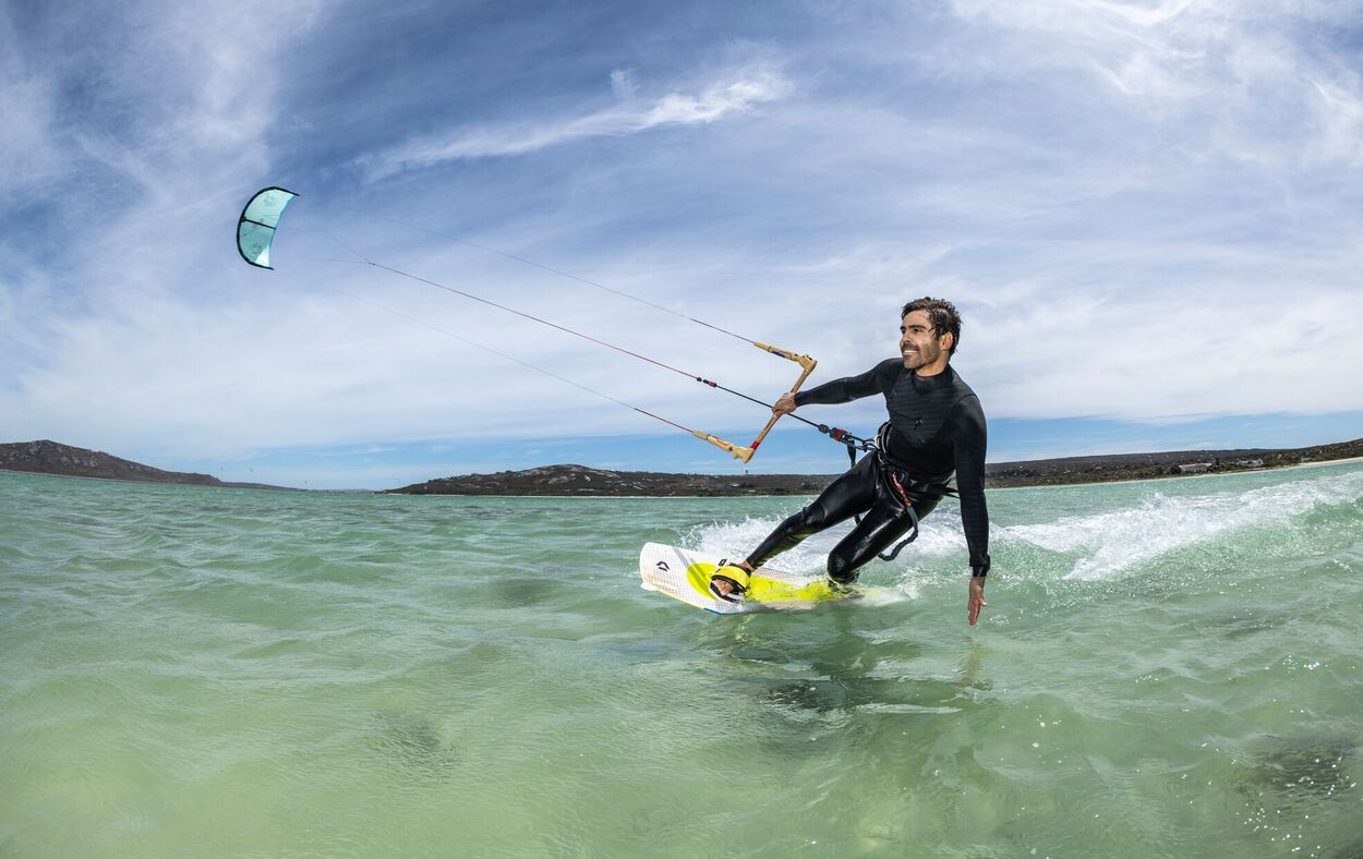 Duotone Gonzales 2026 - Entry - Level Freeride Twintip - Worthing Watersports - 9010583300887 - Twintips - Duotone Kiteboarding