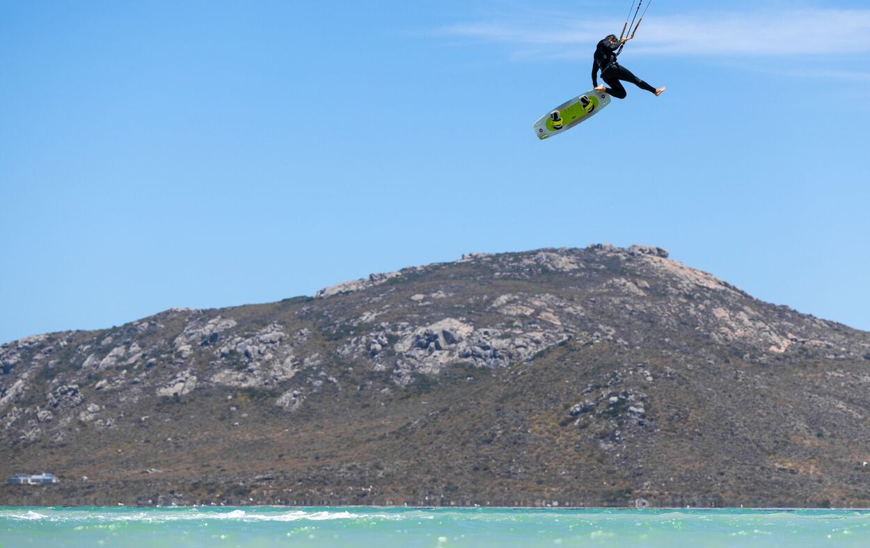 Duotone Gonzales 2026 - Entry - Level Freeride Twintip - Worthing Watersports - 9010583300887 - Twintips - Duotone Kiteboarding