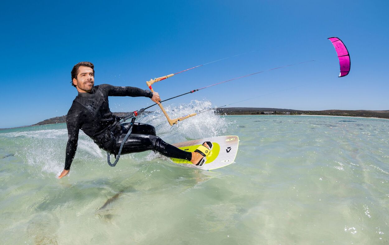 Duotone Gonzales 2026 - Entry - Level Freeride Twintip - Worthing Watersports - 9010583300887 - Twintips - Duotone Kiteboarding