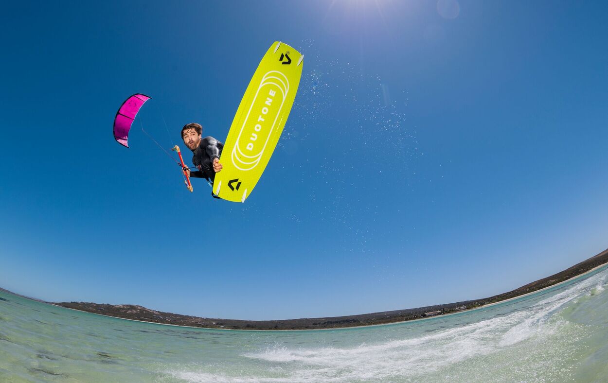 Duotone Gonzales 2026 - Entry - Level Freeride Twintip - Worthing Watersports - 9010583300887 - Twintips - Duotone Kiteboarding