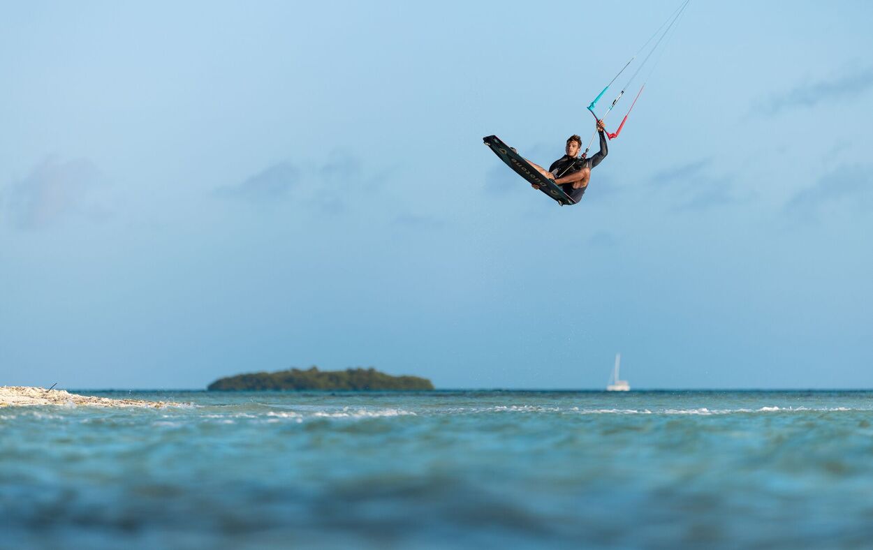 Duotone Jaime SLS 2026 - Freestyle/Freeride Twintip - Worthing Watersports - 9010583285832 - Twintips - Duotone Kiteboarding