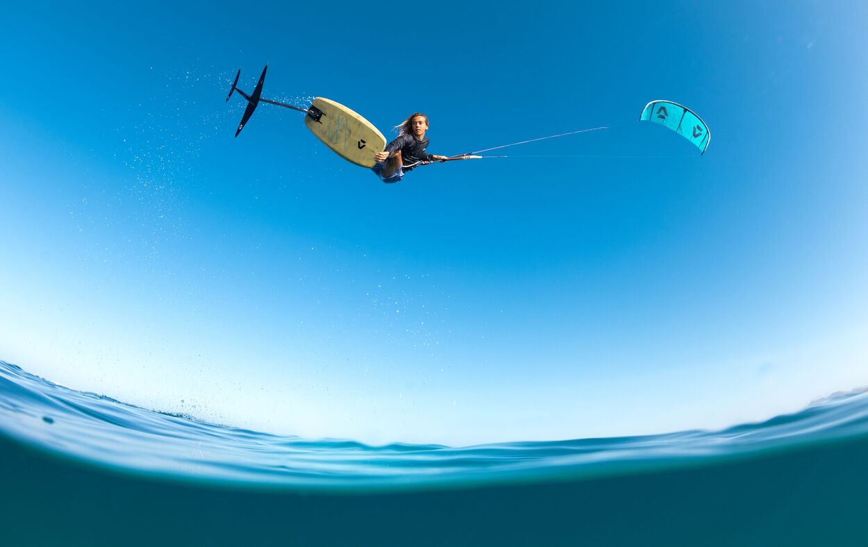 Duotone Juice D/LAB 2026 - Ultimate Lightwind Freeride Kite - Worthing Watersports - 9010583295435 - Kites - Duotone Kiteboarding