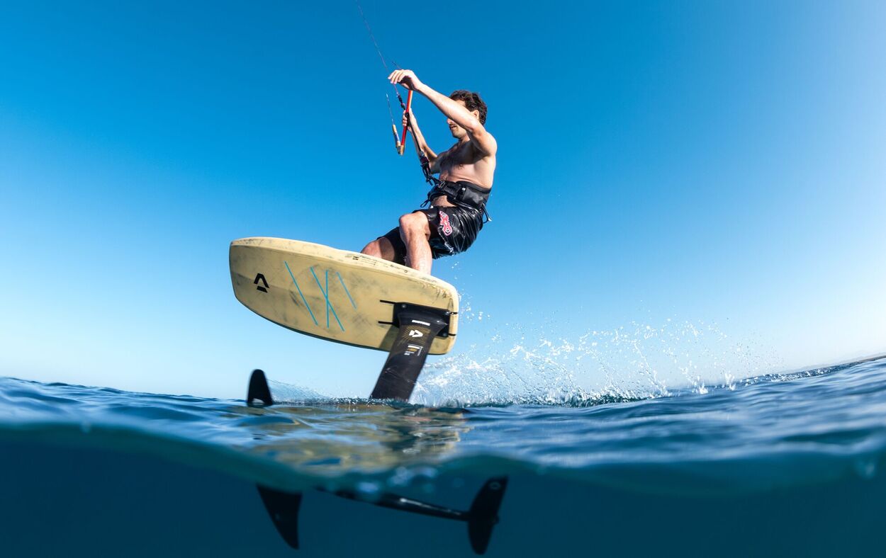 Duotone Juice D/LAB 2026 - Ultimate Lightwind Freeride Kite - Worthing Watersports - 9010583295435 - Kites - Duotone Kiteboarding