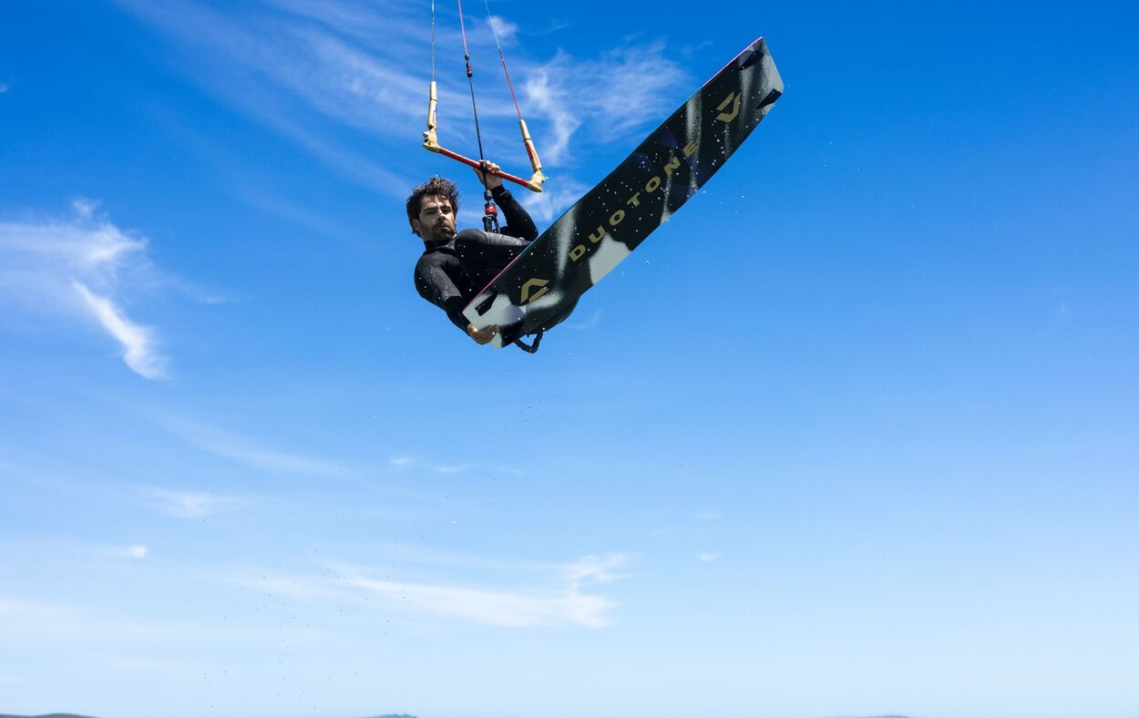 Duotone Spike SLS 2026 - Lightwind Freestyle Board - Worthing Watersports - 9010583300948 - Twintips - Duotone Kiteboarding