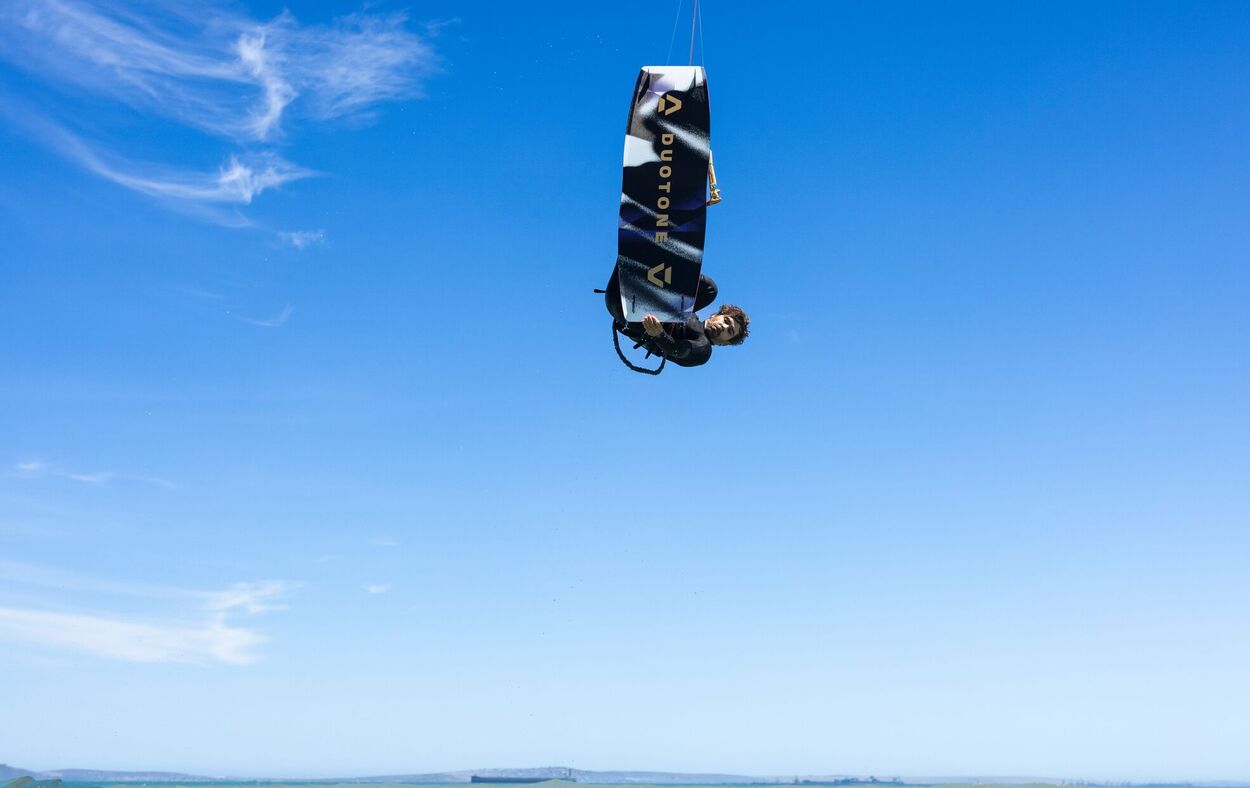 Duotone Spike SLS 2026 - Lightwind Freestyle Board - Worthing Watersports - 9010583300948 - Twintips - Duotone Kiteboarding
