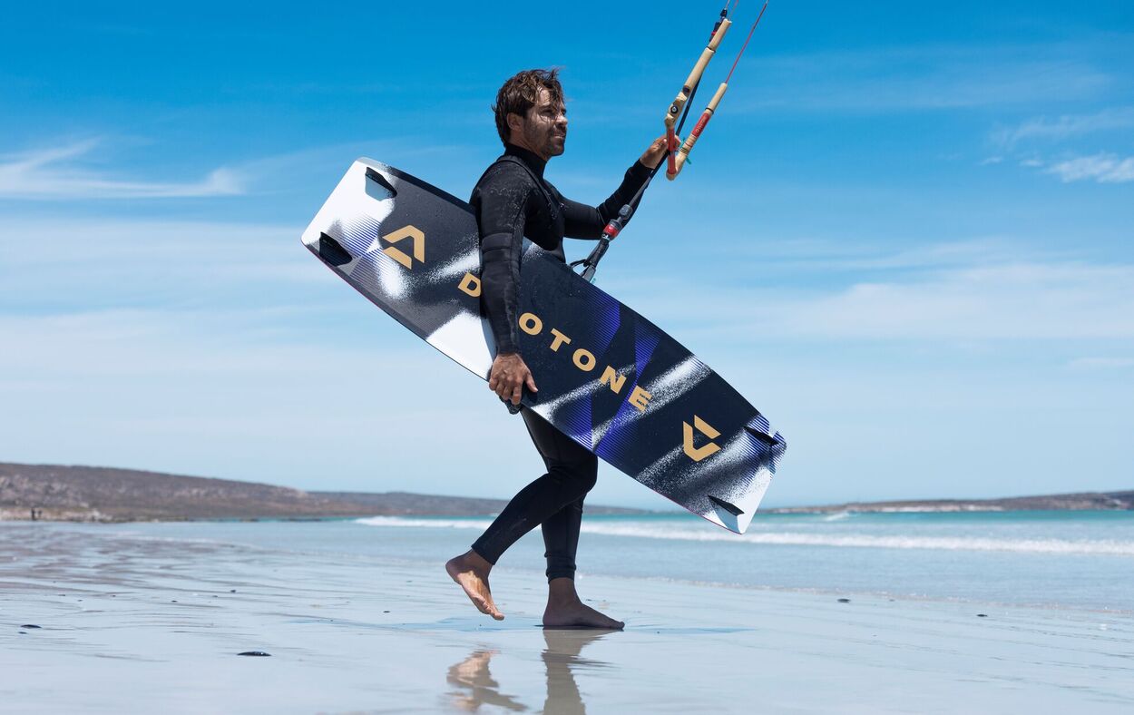Duotone Spike SLS 2026 - Lightwind Freestyle Board - Worthing Watersports - 9010583300948 - Twintips - Duotone Kiteboarding