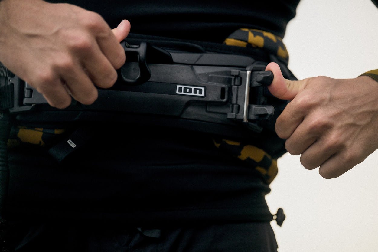 ION Riot Curv - Kitesurfing Hardshell Harness - Worthing Watersports - 9010583283203 - Harness - ION Water