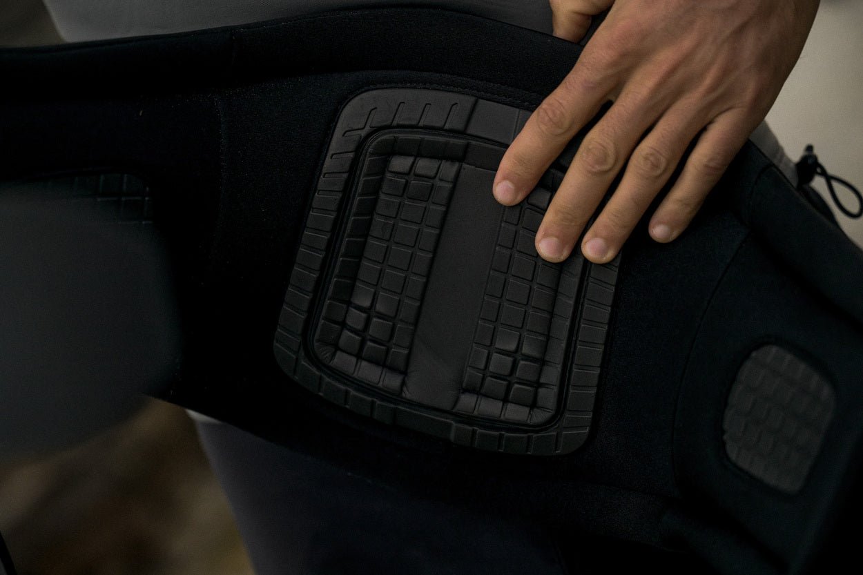 ION Riot Curv - Kitesurfing Hardshell Harness - Worthing Watersports - 9010583283203 - Harness - ION Water