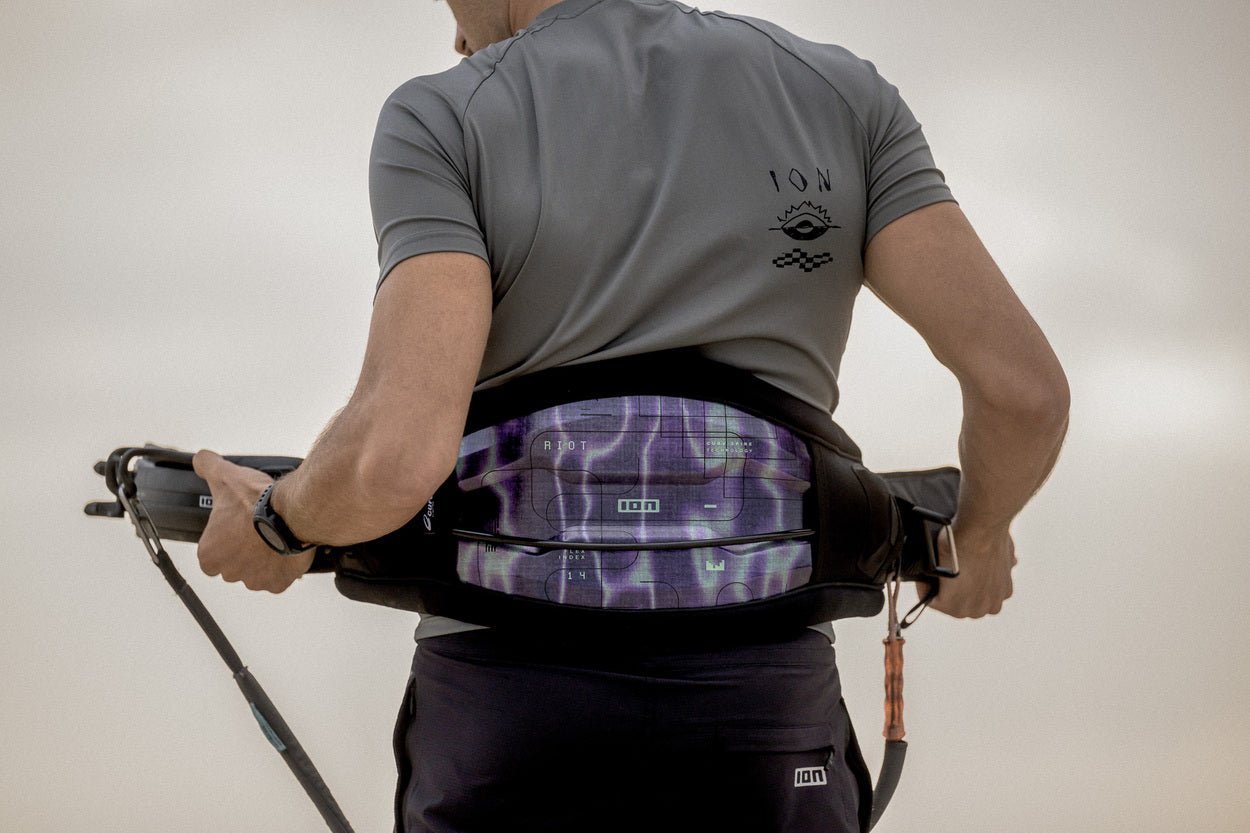 ION Riot Curv - Kitesurfing Hardshell Harness - Worthing Watersports - 9010583283203 - Harness - ION Water