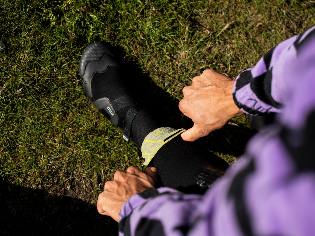 ION Seek Select 5.5/4.5 Hood Front Zip Men's Wetsuit - Worthing Watersports - 9010583253534 - Wetsuits - ION Water