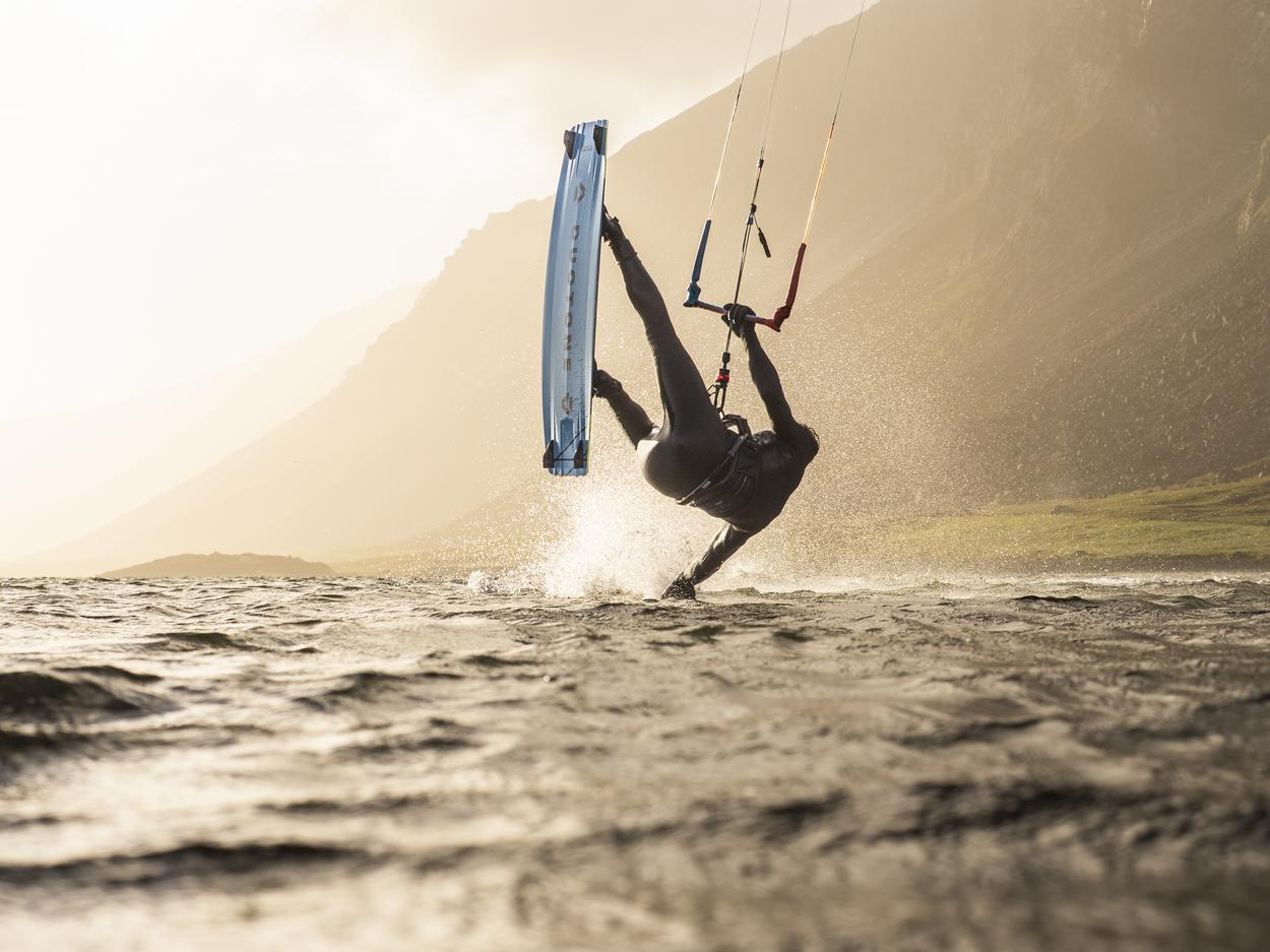 ION Spectre Kite Waist Harness 2026 - Carbon - Worthing Watersports - 9010583318226 - Harness - ION Water