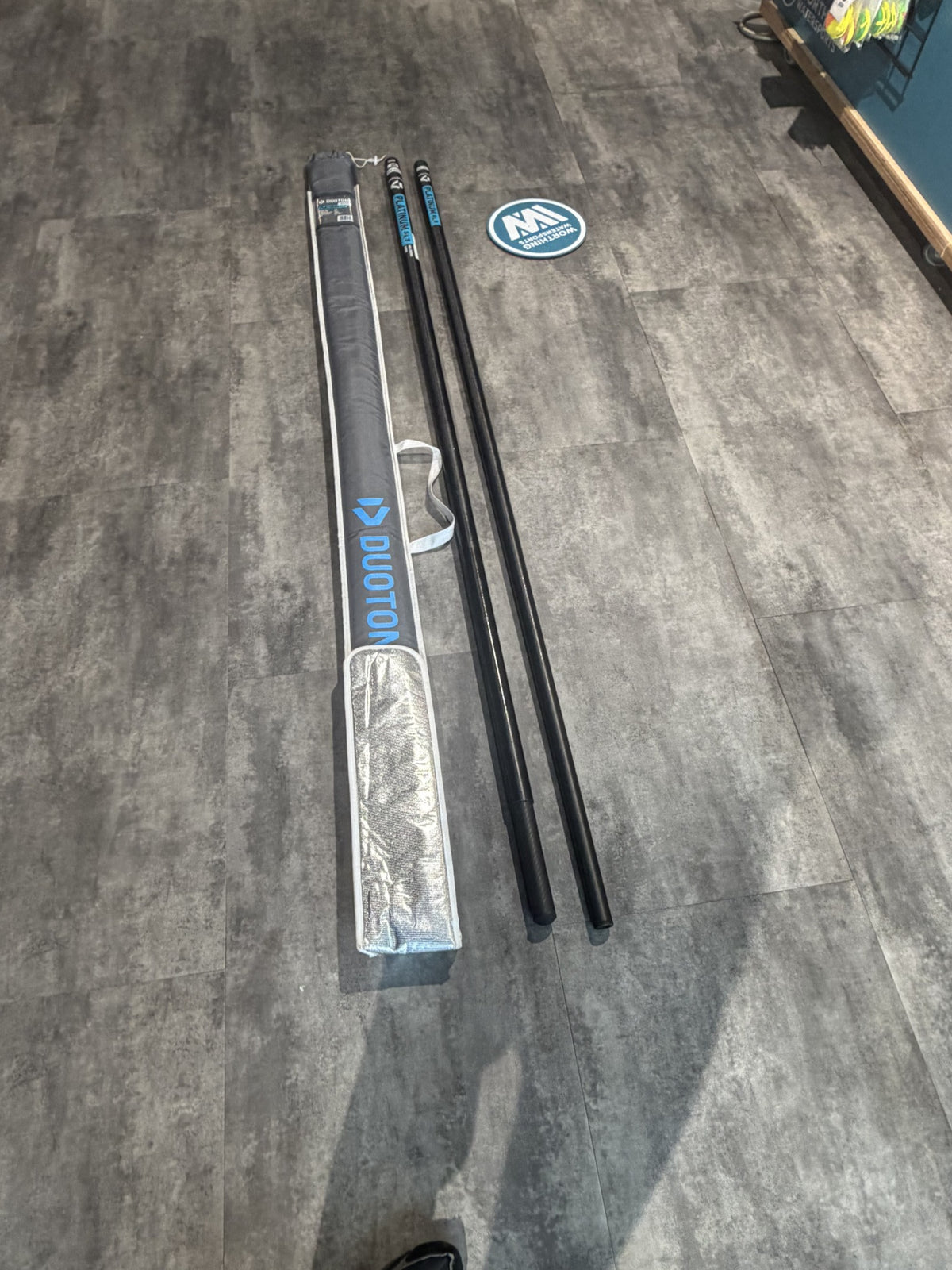 Actual used Duotone Platinum SLS RDM 370 mast with Duotone bag