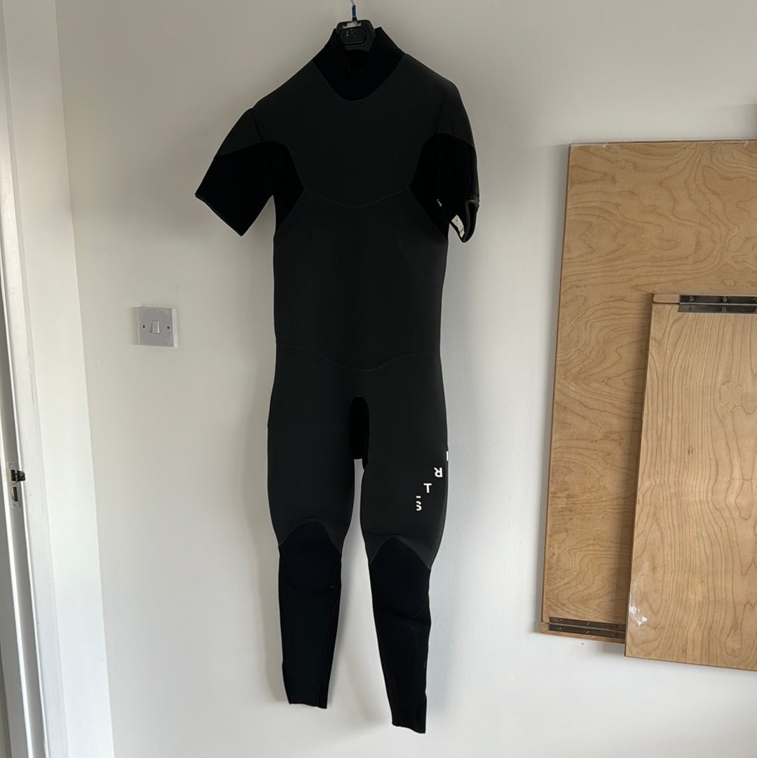 ION Strike Core Steamer SS 4/3 Men’s Wetsuit size Medium - Worthing Watersports - 9008415734900 - Wetsuits - ION Water